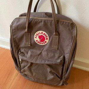 Fjallraven Kanken Backpack (Classic Sand)